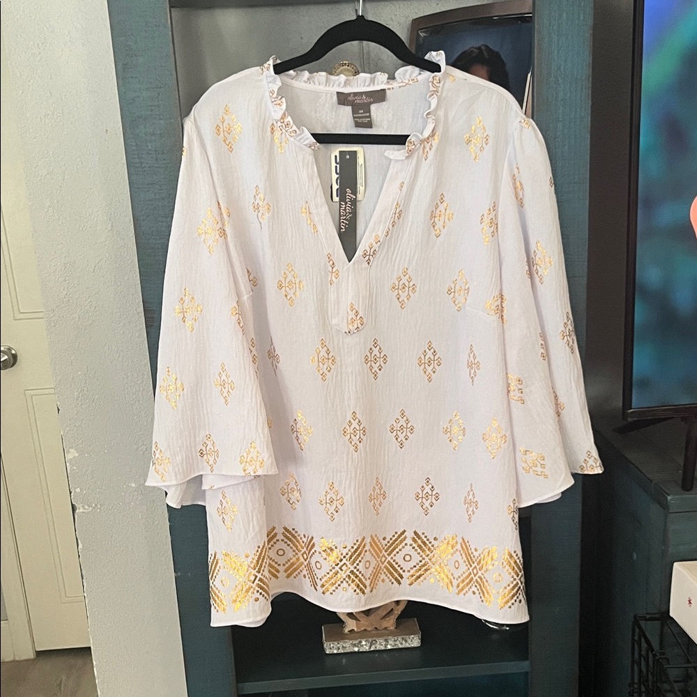 Olivia & Martin Chic White and Gold Tunic Top
